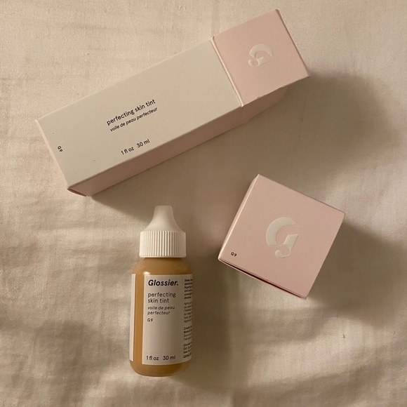 ⚡️Brand New⚡️Glossier skin tint set - Picture 1 of 6